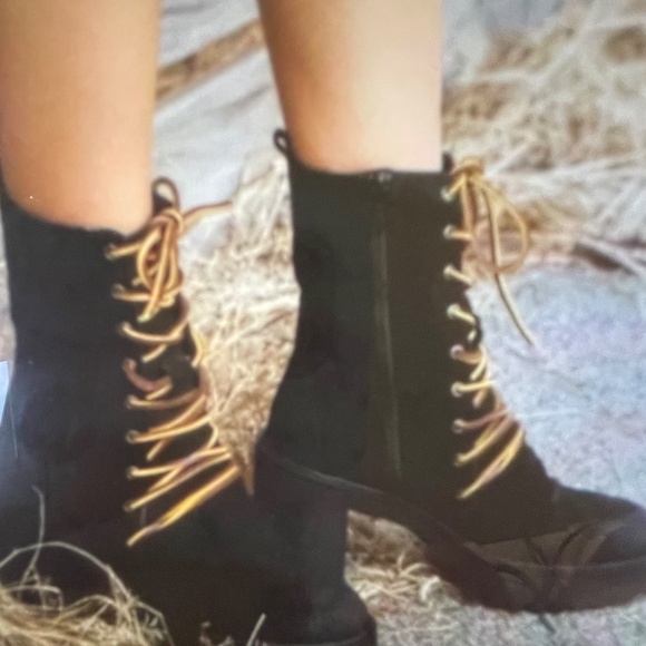 ❤️ FREE PEOPLE BLACK DYLAN LACE UP BOOTS SIZE 8.5 - Picture 4 of 10